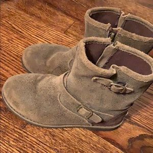 Girls Ugg Hardwell buckle boots